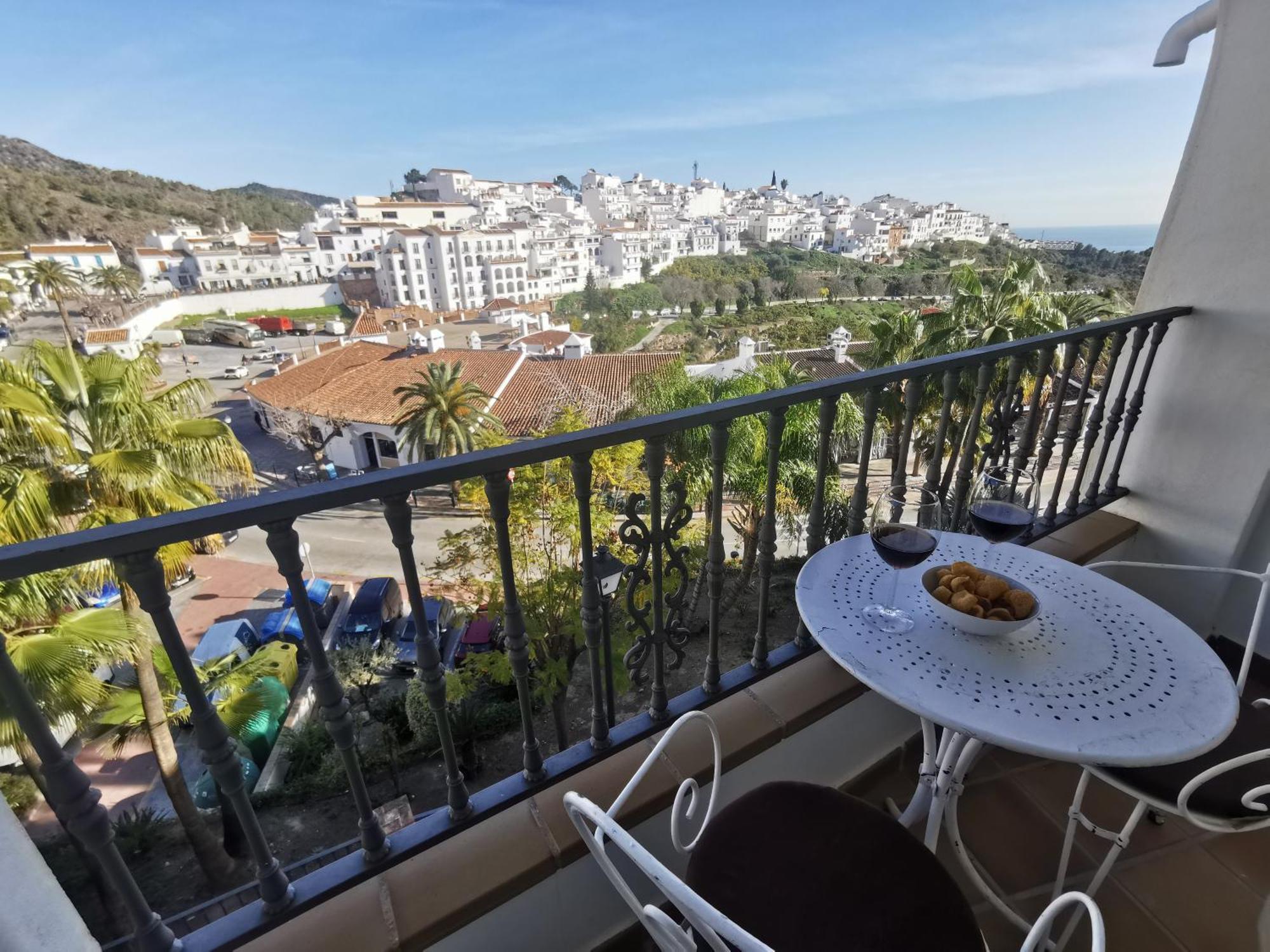 Maria Platero Apartment: Central with Panoramic Old Town and Mediterranean Views Frigiliana Exterior photo